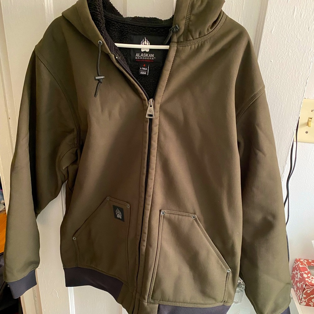 Men’s Duluth Trading Co winter coat, size L/Tall
